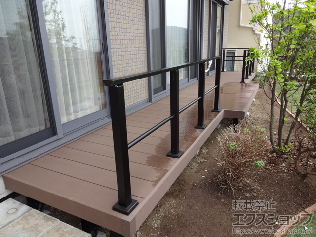 神奈川県横須賀市ののウッドデッキ リウッドデッキ 200＋ルシアスデッキフェンスB02型 施工例