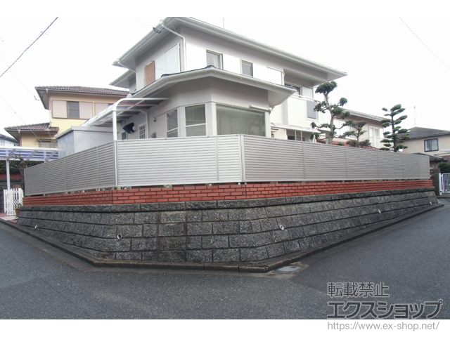 福岡県福津市ののフェンス・柵 シンプレオフェンス5型 横目隠し 自由柱施工 施工例