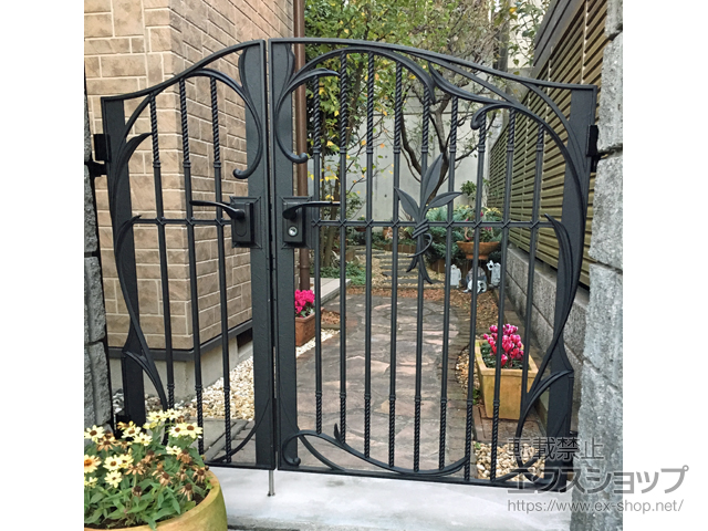 神奈川県横浜市のの門扉 フェアル3型 両開き親子 施工例