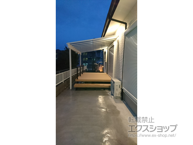 鹿児島県出水市ののウッドデッキ リウッドデッキ 200＋ ルシアスデッキフェンスB03型〈横格子2本〉 施工例