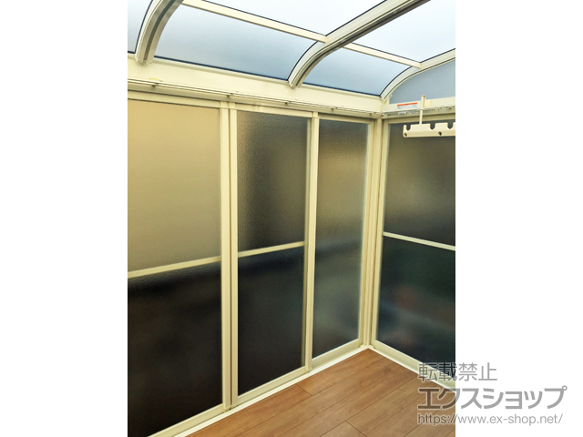 千葉県千葉市ののテラス囲い・サンルーム サニージュ R型 床納まり ランマ無 積雪〜20cm対応 施工例