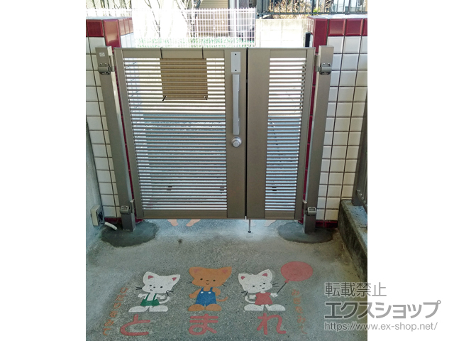 熊本県合志市のの門扉 ジオーナ門扉 B1型 両開き親子 柱使用 エントリーシステム（カザスプラス） 施工例