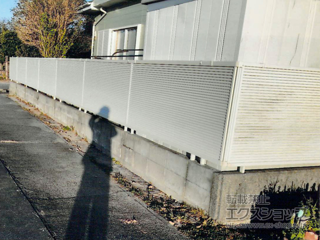 静岡県磐田市ののフェンス・柵 ライシスフェンス5型 横目隠し フリーポールタイプ 施工例