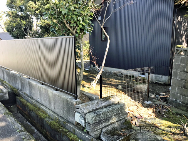 石川県白山市ののフェンス・柵 イーネットフェンス1F型 自由柱施工 施工例