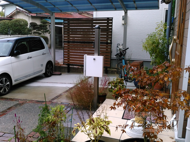 福岡県福岡市ののフェンス・柵 モクアルフェンス 横板タイプ 2段支柱 自立建て用 （パネル2段） 施工例