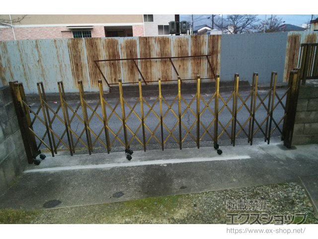 兵庫県たつの市ののカーゲート トリップゲート RB型 ノンレール 片開き　41S 施工例