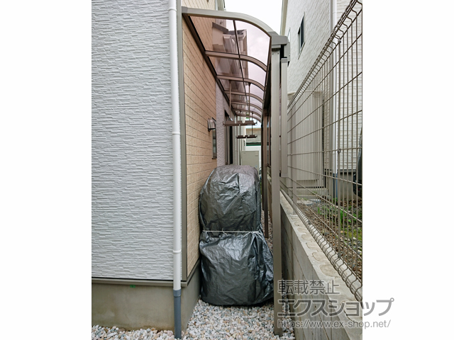 福島県福島市ののテラス屋根 スピーネ R型 1500 テラスタイプ 連棟 積雪〜50cm対応 施工例