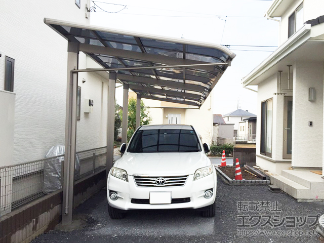 群馬県太田市のLIXIL リクシル（トステム）のカーポート レガーナポートシグマIII 縦連棟 積雪〜20cm対応 施工例