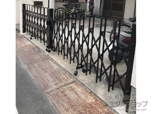 大阪府堺市ののカーゲート トリップゲート RA型 ノンレール 両開き　54W(27S+27M)※施錠機能なし 施工例