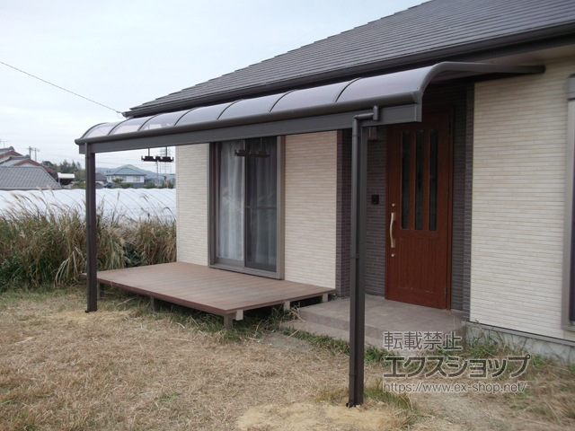 愛知県田原市のLIXIL リクシル（トステム）のテラス屋根 パワーアルファ RB型 テラスタイプ 単体 積雪〜30cm対応＋吊下げ式物干しAセット　標準2本入り×1セット 施工例