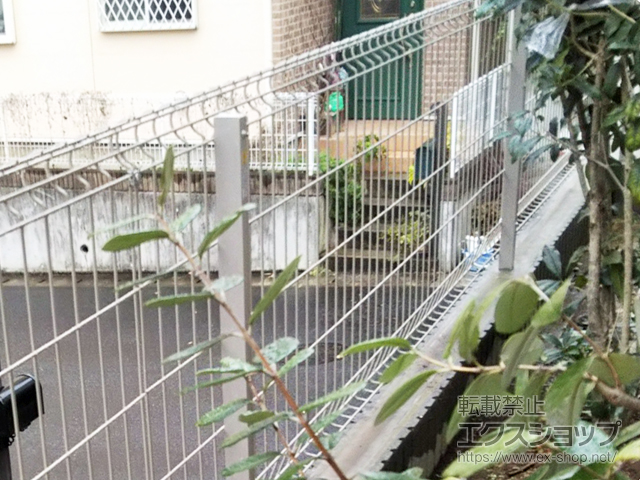 神奈川県海老名市ののフェンス・柵 イーネットフェンス2F型 自由柱施工 施工例