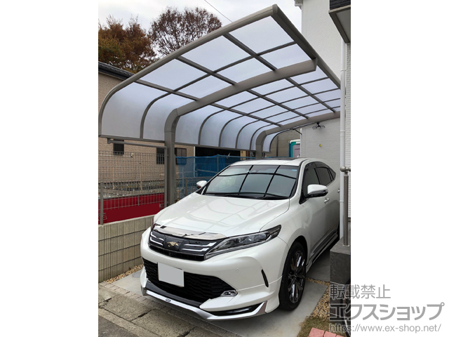 埼玉県草加市のLIXIL リクシル（トステム）のカーポート テールポートシグマIII 積雪〜20cm対応 施工例