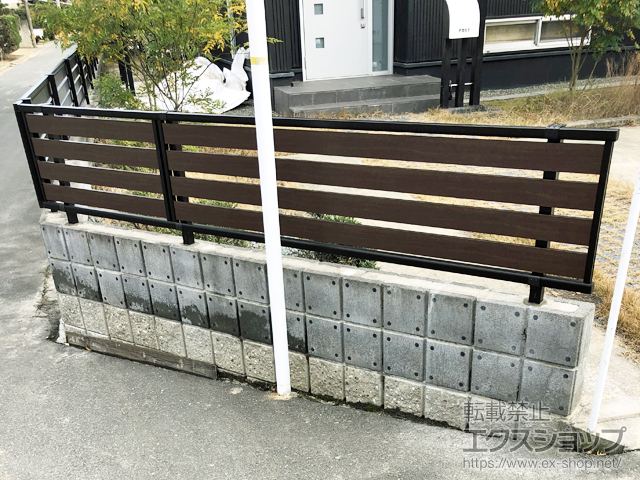 岡山県倉敷市ののフェンス・柵 モクアルフェンス 横板タイプ 自由柱施工 施工例