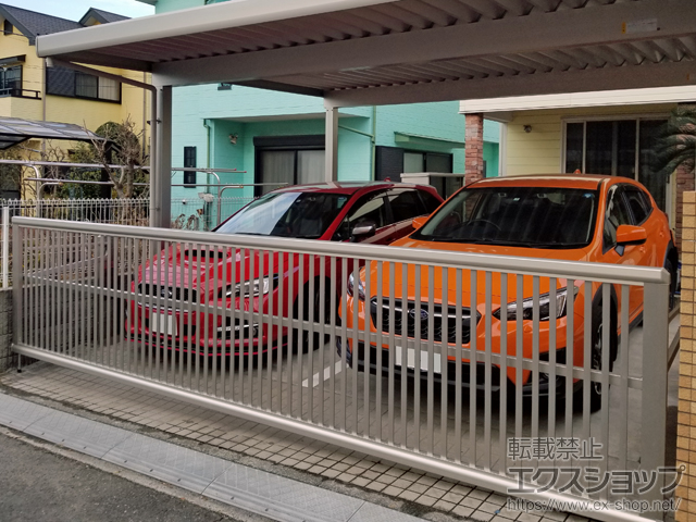 神奈川県横浜市ののカーゲート ルシアスアップゲートワイド 4型 たて太格子 手動 施工例