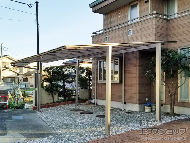 山梨県甲斐市ののカーポート ネスカF (フラットスタイル) ワイド 積雪〜20cm対応 施工例