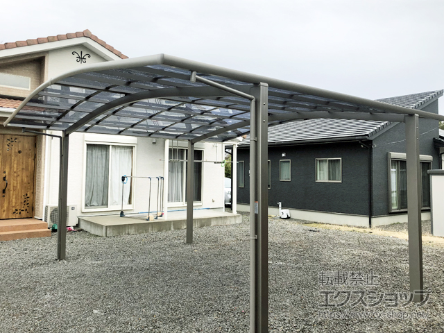宮崎県小林市ののカーポート ネスカR (ラウンドスタイル) ワイド 積雪〜20cm対応 施工例