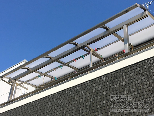 奈良県奈良市ののバルコニー・ベランダ屋根 スピーネ R型 屋根タイプ 単体 積雪〜20cm対応 施工例