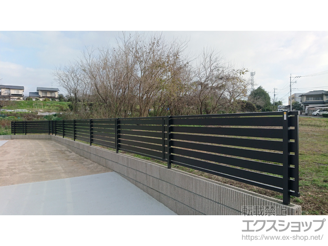 大分県速見郡日出町ののフェンス・柵 モクアルフェンス 横板タイプ 自由柱施工 施工例