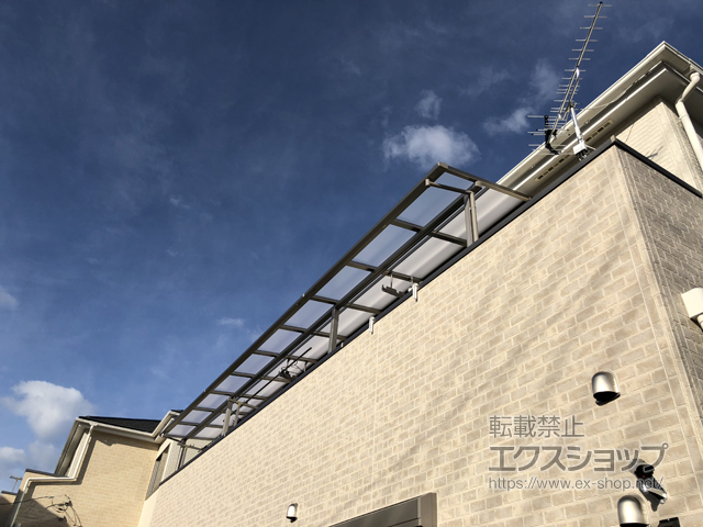 神奈川県足柄上郡大井町ののバルコニー・ベランダ屋根 スピーネ F型 屋根タイプ 連棟 積雪〜20cm対応 施工例