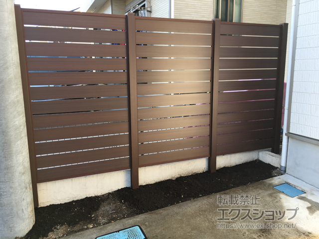 神奈川県綾瀬市ののフェンス・柵 マイティウッド 間仕切タイプB 120サイズ 12段 【特注】隙間10mm 施工例