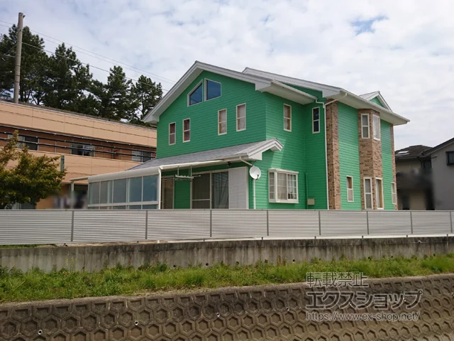 佐賀県唐津市ののフェンス・柵・塀、ウッドデッキ ミエーネフェンス 目隠しルーバータイプ 自由柱施工 施工例