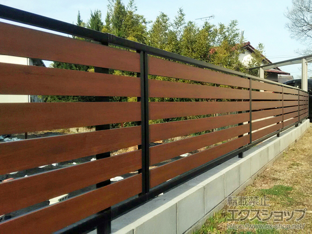 福岡県糟屋郡久山町ののフェンス・柵 モクアルフェンス 横板タイプ 自由柱施工 施工例