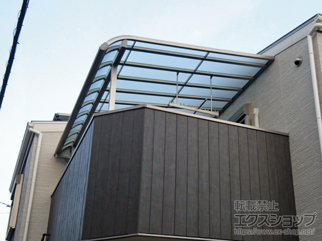 大阪府大阪市のLIXIL リクシル（トステム）のバルコニー・ベランダ屋根 パワーアルファ RB型 屋根タイプ 単体 積雪〜30cm対応 施工例