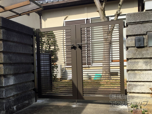 大阪府南河内郡河南町のの門扉 プレスタ門扉 1型 細横桟 両開き 柱使用 施工例