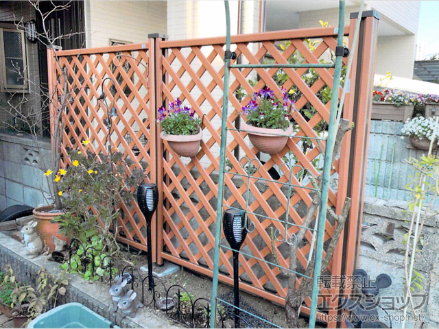 東京都葛飾区ののフェンス・柵 ステイウッドフェンスM1型 高尺タイプ 間仕切りタイプ 施工例