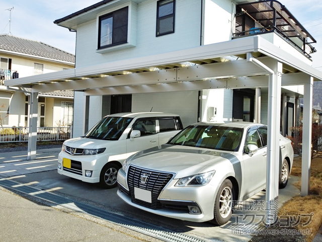 長野県松本市のLIXIL リクシル（トステム）のカーポート テリオスポートIII 1500 3台用 角柱4本柱 積雪〜50cm対応 施工例