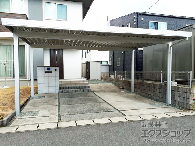 熊本県熊本市のLIXIL リクシル（トステム）のカーポート テリオスポートIII 900 2台用 角柱4本柱 積雪〜30cm対応 施工例