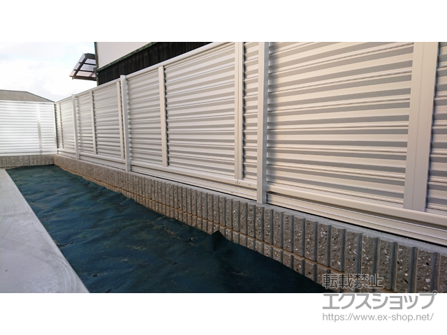 大阪府豊中市ののフェンス・柵 ミエーネフェンス 目隠しルーバー 自由柱施工 施工例