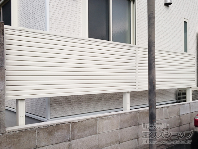 大阪府大阪市ののフェンス・柵 ミエーネフェンス 目隠しルーバータイプ 2段支柱 自立建て用 (パネル1段) 施工例
