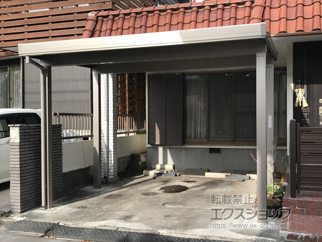 栃木県宇都宮市のLIXIL リクシル（トステム）のカーポート テリオスポートIII 3000 小屋根タイプ 角柱4本柱 積雪〜100cm対応 施工例