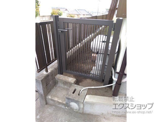 熊本県合志市のの門扉 プレスタ門扉 2型 細たて桟 片開き 柱使用 施工例