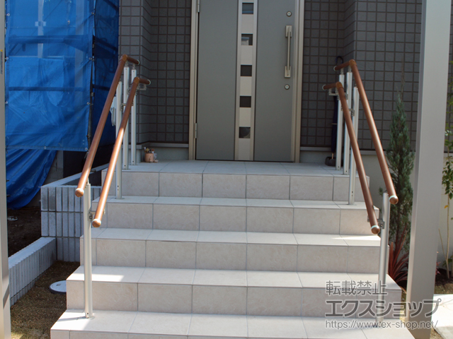 大阪府和泉市のの手すり パルトナーUDフェンス1型 自立タイプ/樹脂笠木 笠木2段納まり 施工例