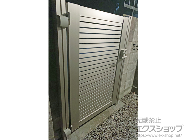 東京都日野市のの門扉 シンプレオ門扉3型 横太格子 片開き 門柱使用[外観右吊元] 施工例