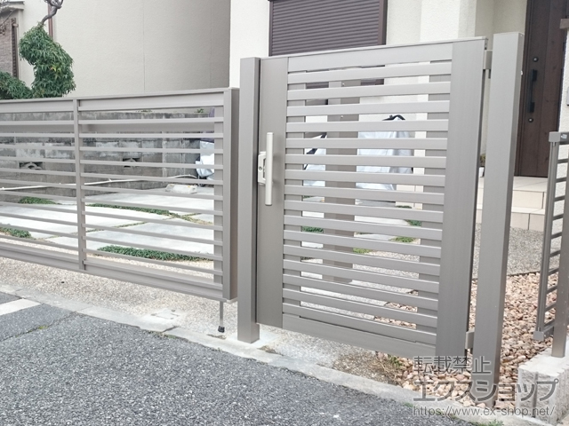 大阪府豊中市のの門扉 ライシス門扉 10型 太横桟 片開き 柱使用 施工例