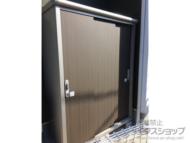 大阪府泉佐野市のの物置・屋外倉庫 エスモ 一般型 1497×650×1959（ESE-1506A） ESE-1506A-DW 施工例