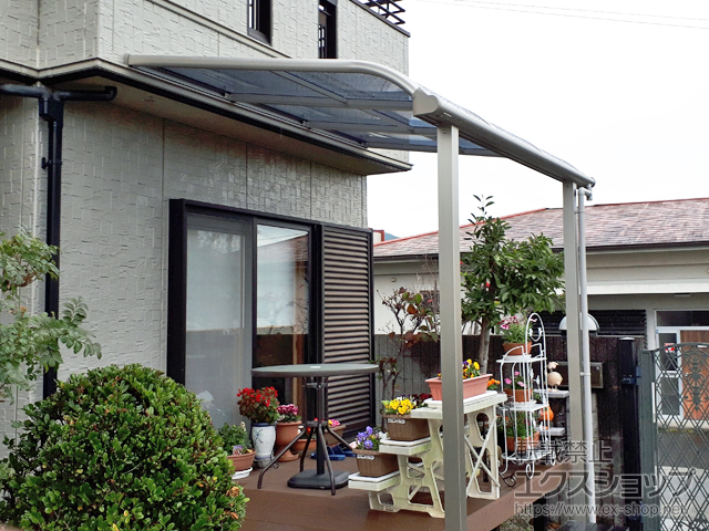 佐賀県神埼郡吉野ヶ里町ののテラス屋根 プレシオステラス R型 テラスタイプ 単体 積雪〜20cm対応 施工例