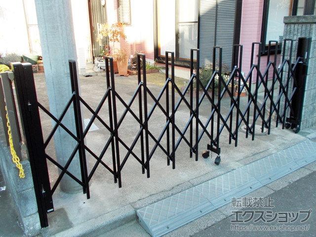 埼玉県さいたま市ののカーゲート トリップゲート RA型 ノンレール 片開き 33S 施工例