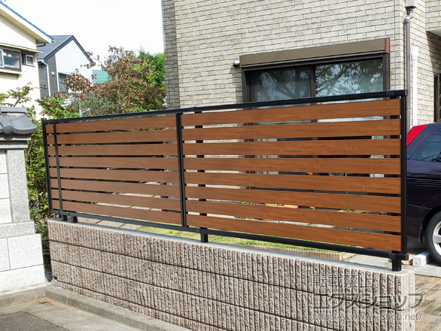 東京都八王子市ののフェンス・柵 モクアルフェンス 横板タイプ 自由柱施工 施工例