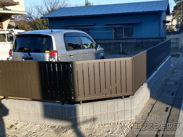 埼玉県熊谷市のLIXIL リクシル(新日軽)のフェンス・柵 セレビューフェンス R4型 自在柱式 施工例