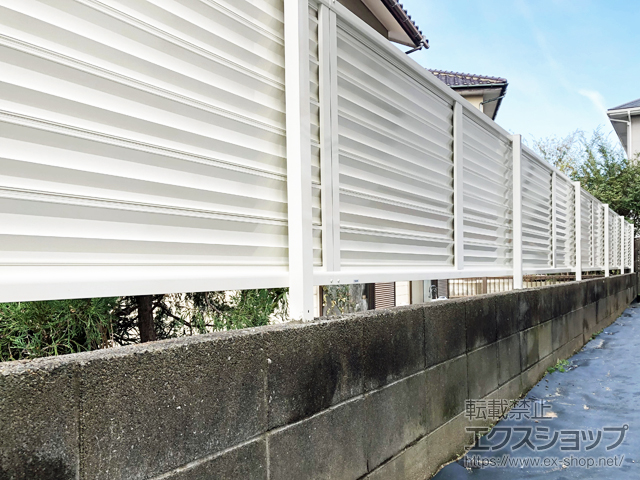 福岡県糸島市ののフェンス・柵 ミエーネフェンス 目隠しルーバータイプ 自由柱施工 施工例