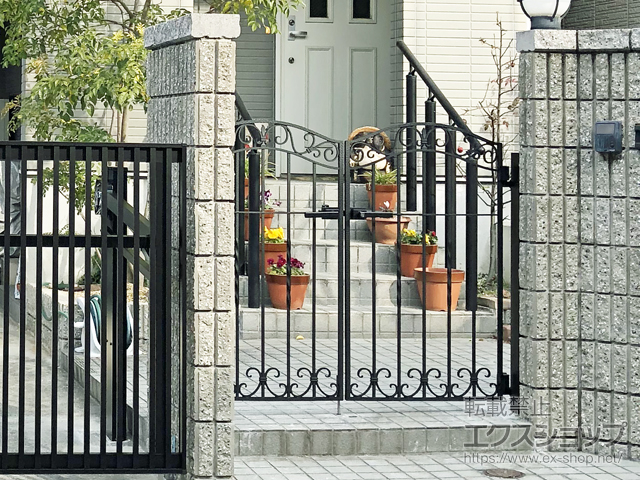 兵庫県神戸市のの門扉 ラフィーネ門扉4型 両開き 柱使用 施工例