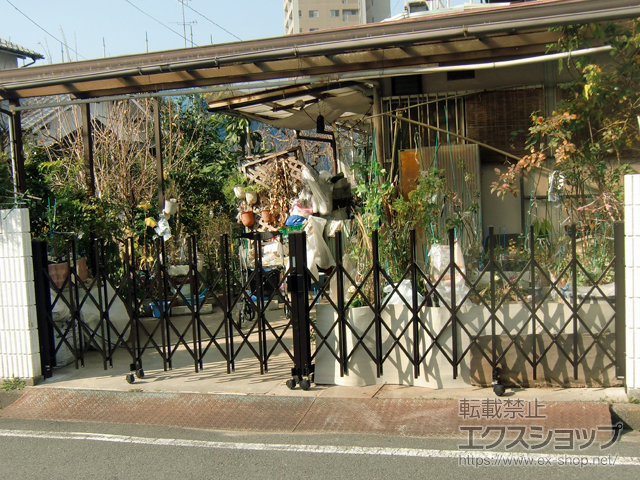 愛媛県松山市ののカーゲート トリップゲート RA型 ノンレール 両開き 48W(24S+24M)*施錠機能無し 施工例