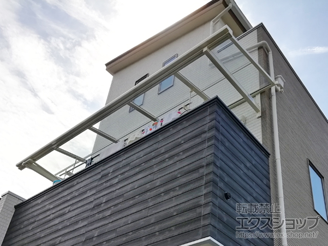 大阪府大阪市ののバルコニー・ベランダ屋根 スピーネ F型 ルーフタイプ 単体 積雪〜20cm対応 施工例