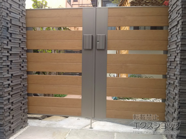 神奈川県川崎市のの門扉 ジオーナ門扉 YS型 両開き マテリアルカラー 柱使用 施工例