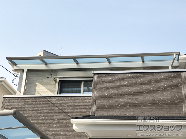 大阪府大阪市ののバルコニー・ベランダ屋根 ヴェクターテラス F型 屋根タイプ 単体 積雪〜20cm対応 施工例