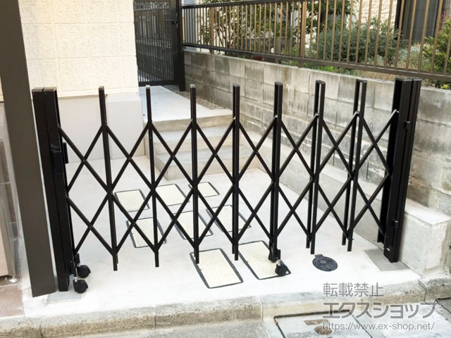 東京都葛飾区ののカーゲート トリップゲート RA型 ノンレール 片開き 24S 施工例